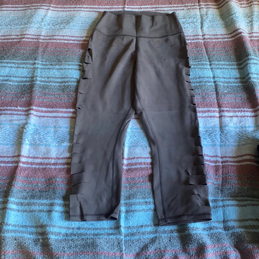 Alo Yoga Crop Leggings